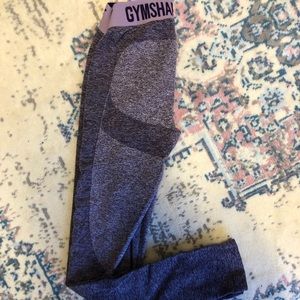Gym shark leggings